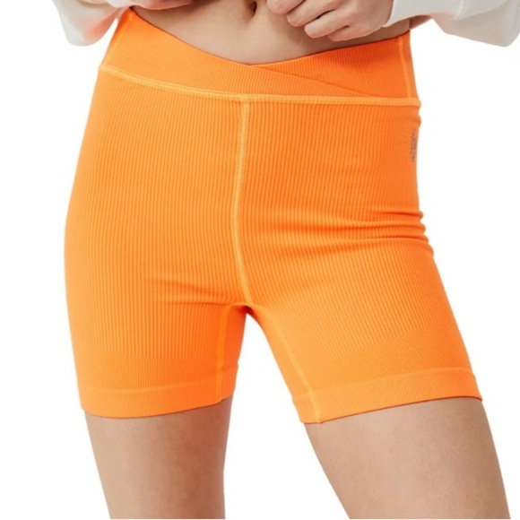 FREE PEOPLE MOVEMENT FREE THROW SHORT size XS - Picture 1 of 7